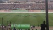 Les joueurs saluent le publique de mustapha tchaker  